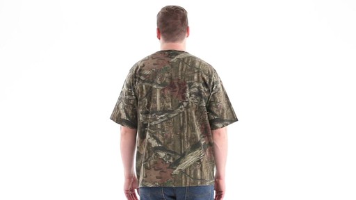 Ranger Men's Cotton/Polyester Camo T-Shirt Mossy Oak Break-Up Infinity 360 View - image 6 from the video